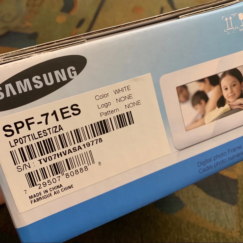 Samsung SPF-71ES 7” Digital Photo Frame White 1GB Memory | NIB